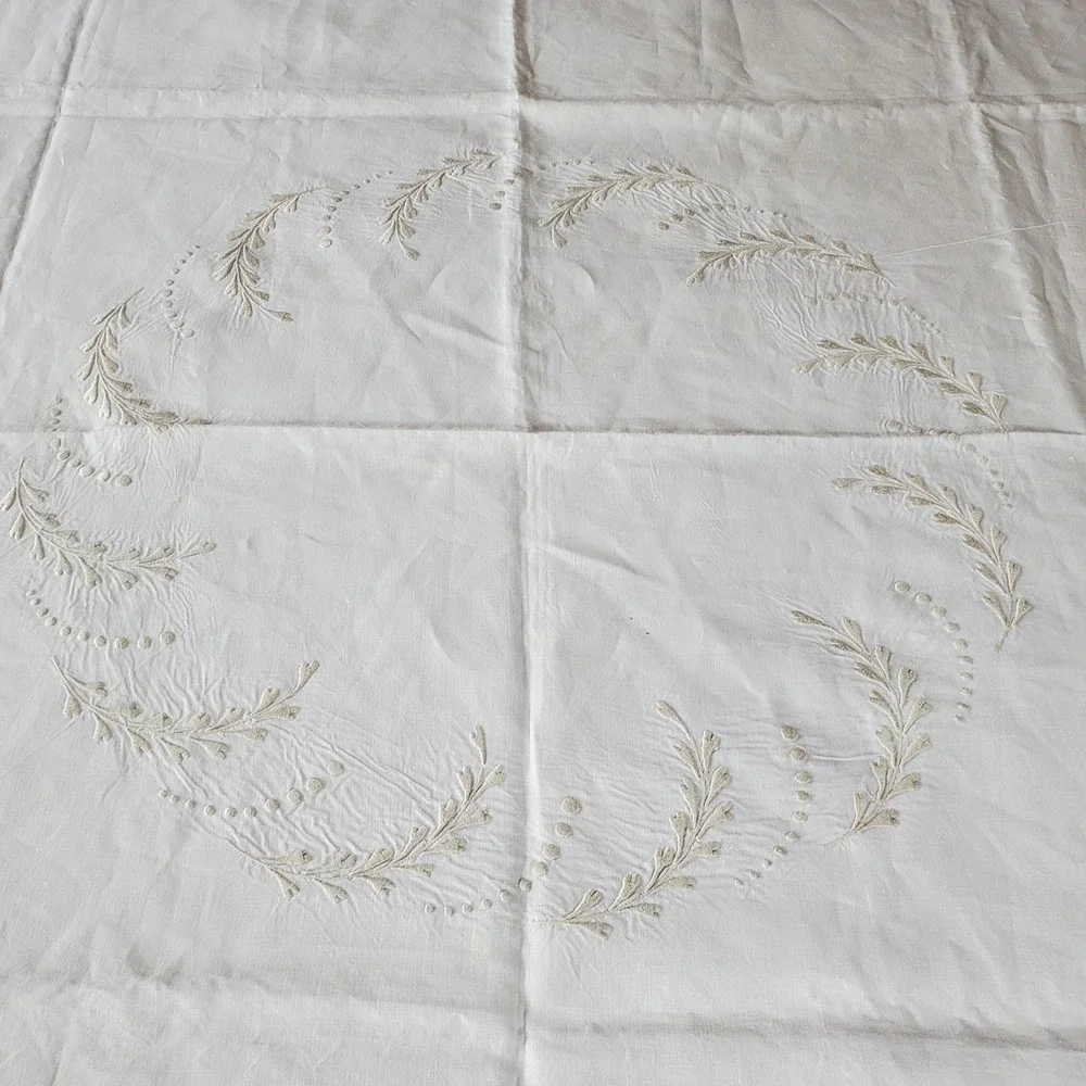 vtg cotton square tablecloth 50x49 Scalloped Rim Masjien Beige Embroidery‎